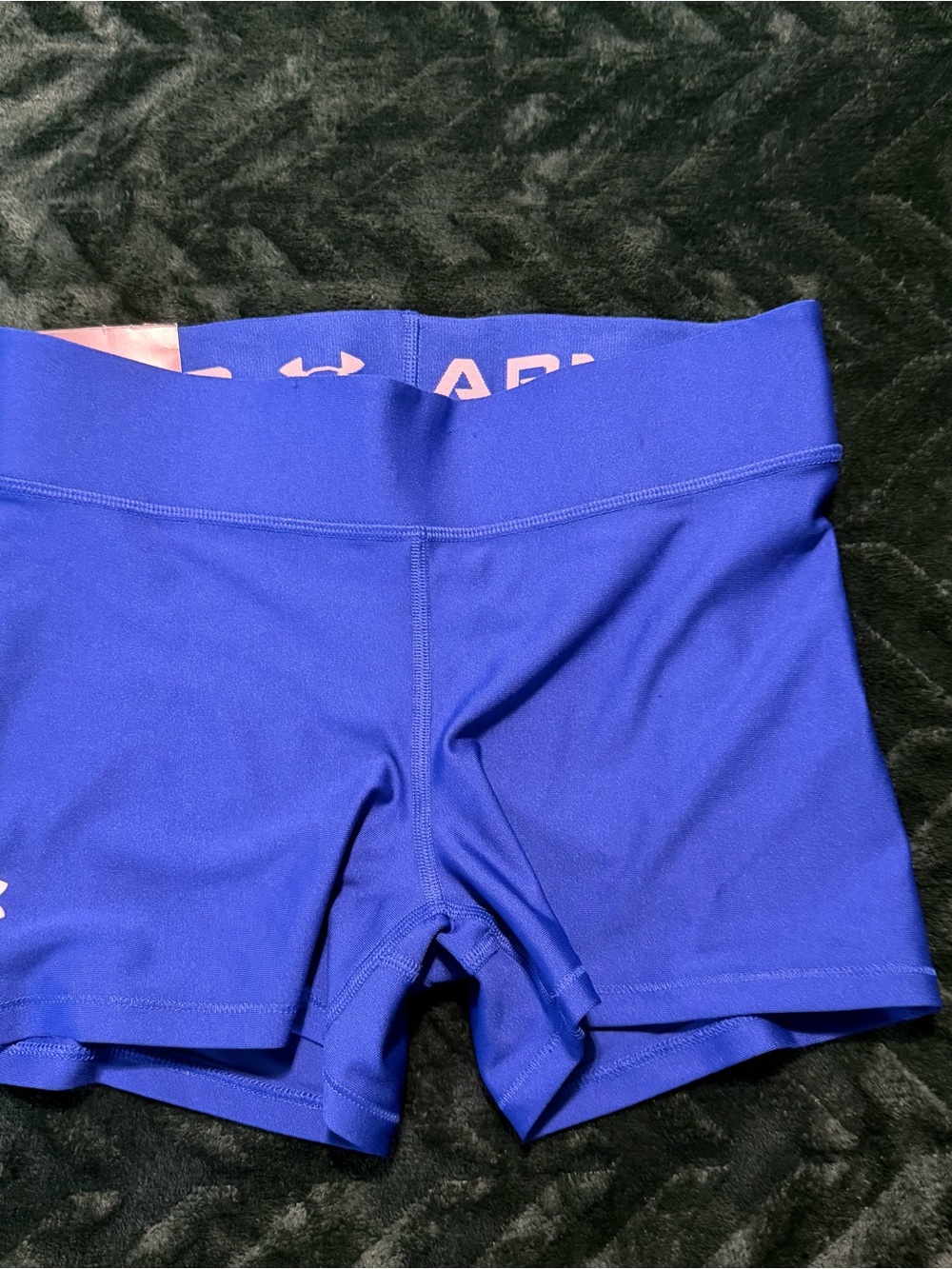 Under Armour Women’s Royal Blue Performance Shorts - Medium - Shorty Mid Rise